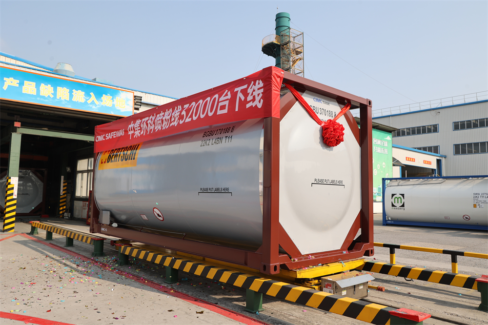 ������ɫ���� ��д������ƪ  ����������ʱ�������ǲ���ĩ��Ϳ�ߵ�32000̨����������ʽԲ������